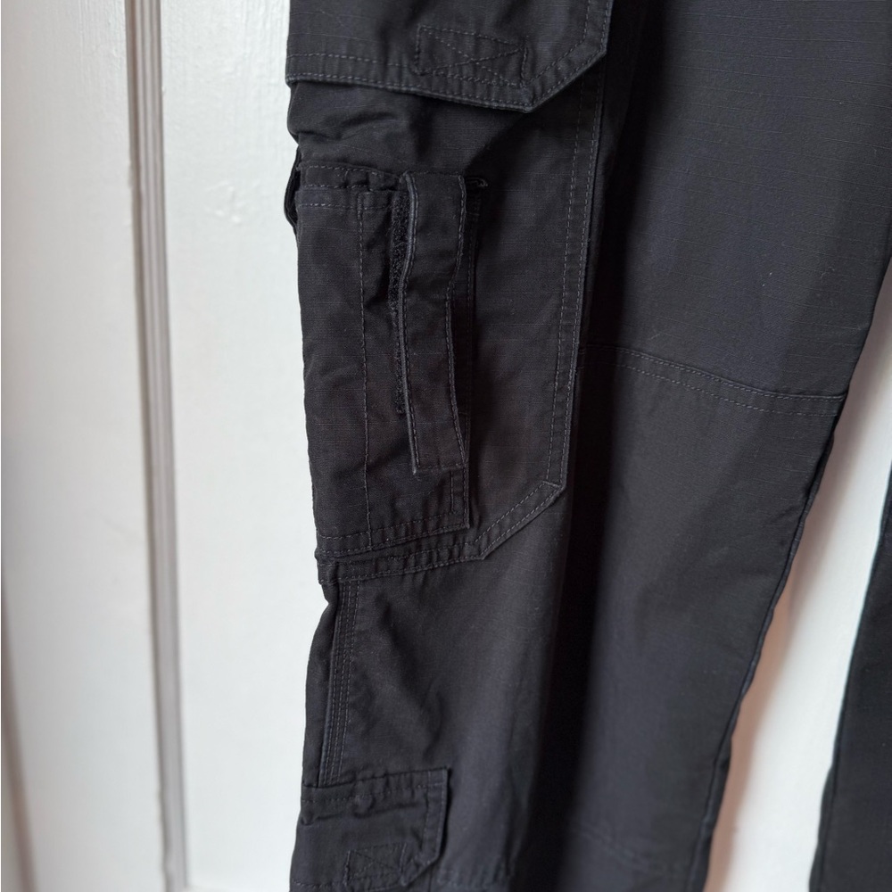 5.11 Tactical Women’s black Cargo Pants. Size 14L EUC - Picture 2 of 10